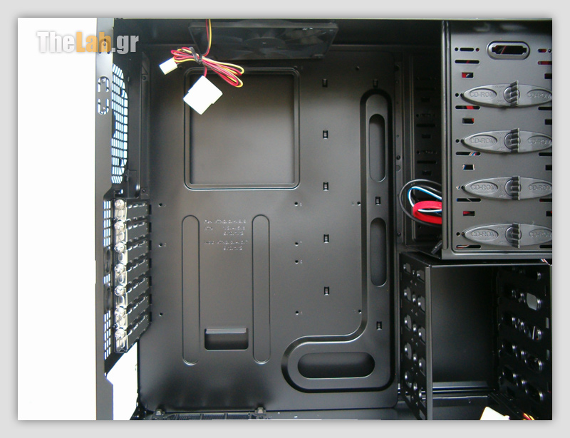 Akasa-Freedom-Xone---Motherboard-Tray-2.