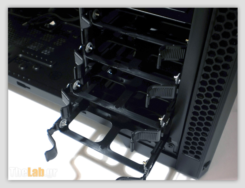 Corsair Carbide 300R Case Review