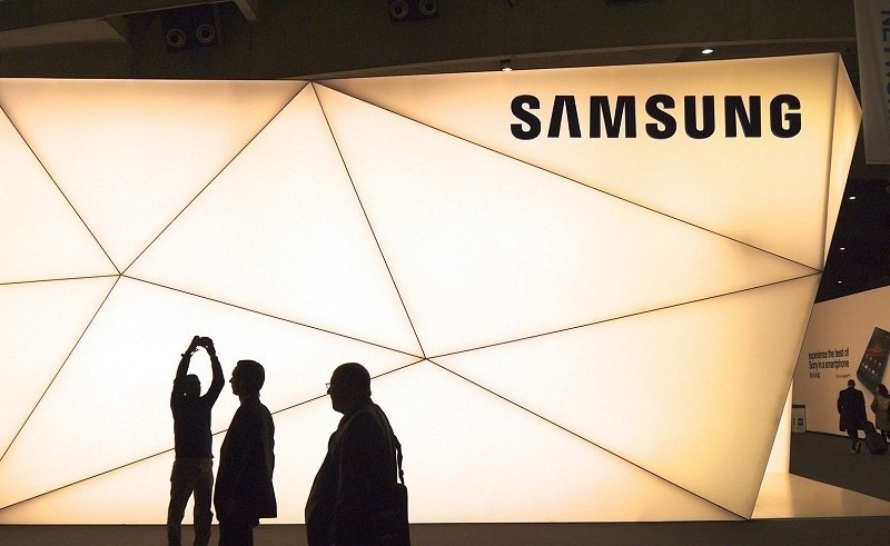 More information about "Samsung: Αναμένει πωλήσεις 45 εκατομμυρίων Galaxy S6 smartphones φέτος"