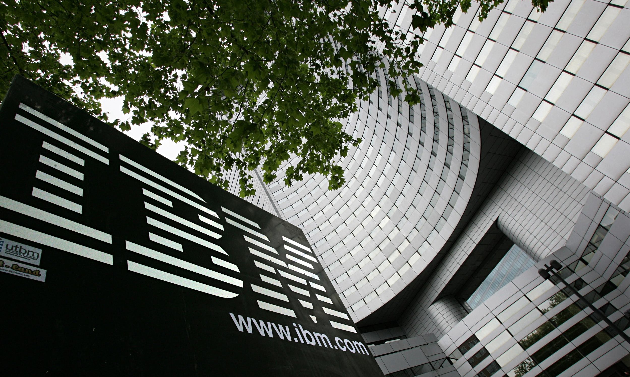 More information about "Περικοπές χιλιάδων θέσεων εργασίας στην IBM"
