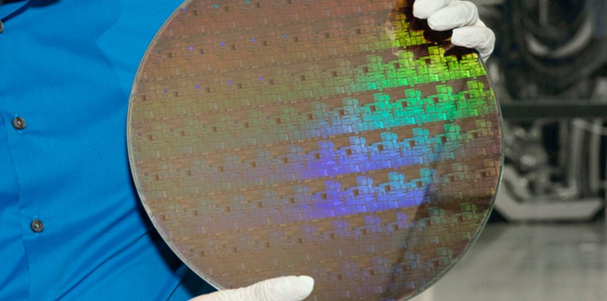 More information about "Η IBM υπόσχεται chip με 30 δις τρανζίστορ χάρη σε μια νέα μέθοδο κατασκευής των 5nm"