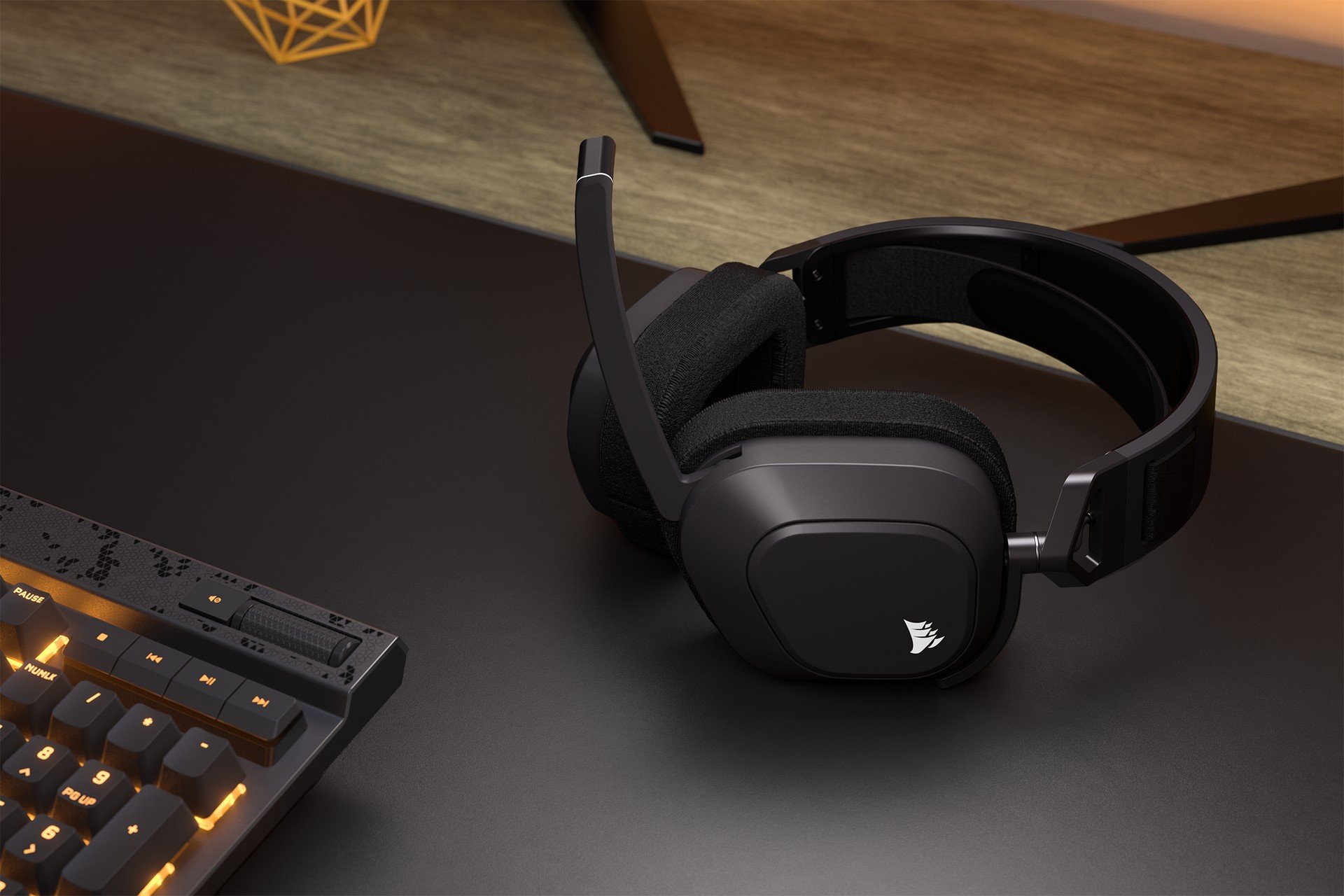 More information about "Corsair HS80 Max Wireless Gaming Headset Review"