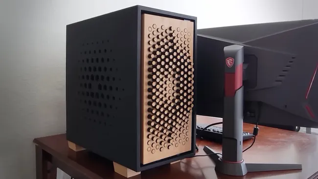 More information about "Ένας δημιουργικός modder δημιουργεί ένα DIY κουτί υπολογιστή με κινούμενα μέρη"