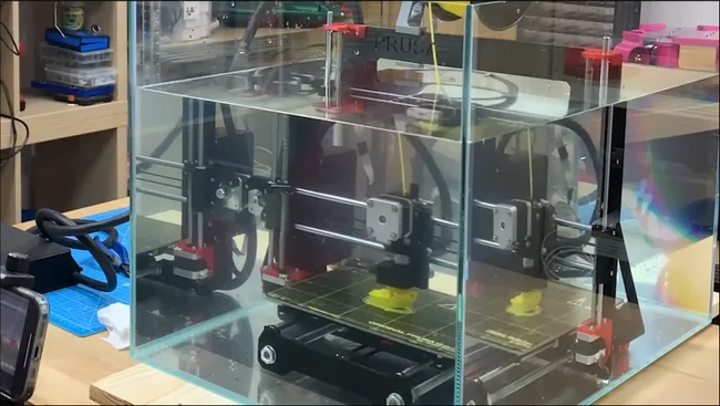 More information about "Υποβρύχιος 3D εκτυπωτής λειτουργεί μέσα σε ενυδρείο, ακόμα και σε δημόσια πισίνα"