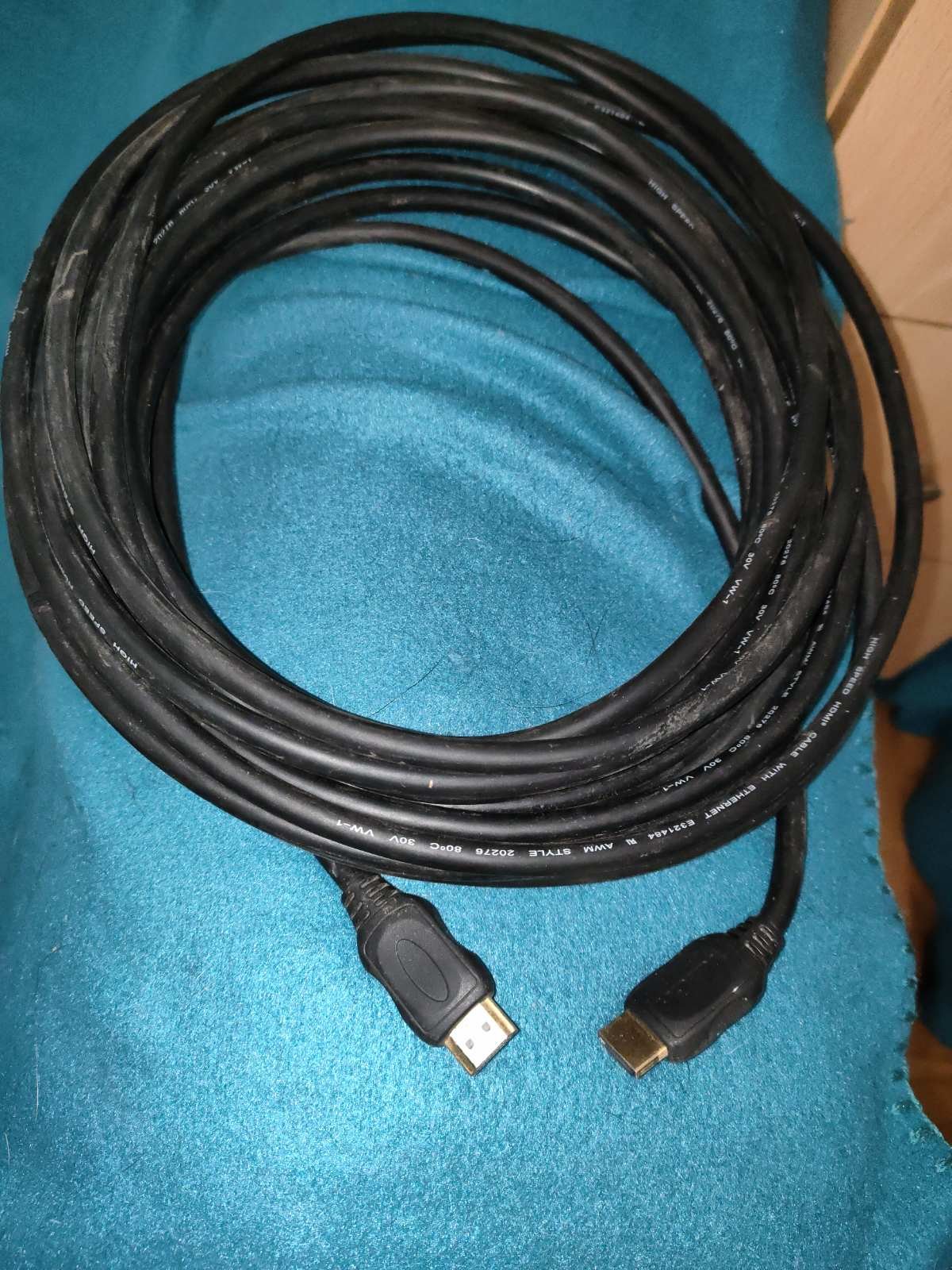 More information about "HDMI καλώδια 10m, ένα ίσιο, ένα γωνιακό"