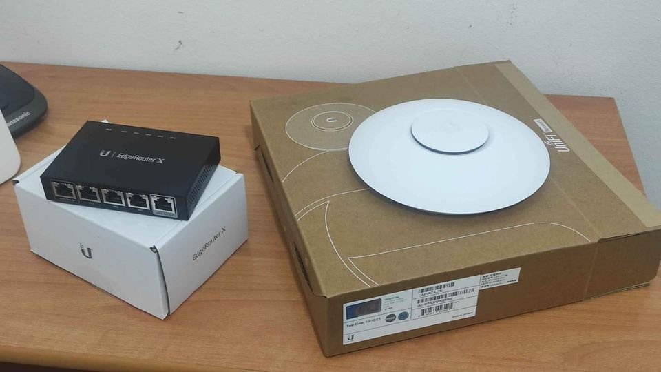 More information about "Ubiquiti Edgerouter X & UAP AC Lite"