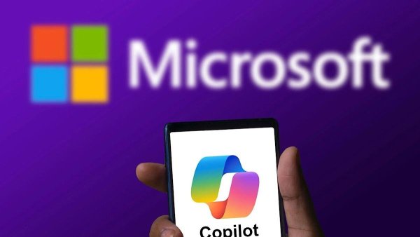 Η Microsoft γράφει πλέον έως και το 30% του κώδικά της με AI: Νέα εποχή ή τέλος για τους junior developers;