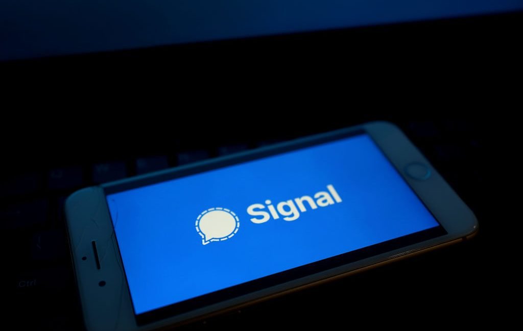 More information about "Το Signal μπλοκάρει τη λειτουργία Recall των Windows 11 για την προστασία των ιδιωτικών συνομιλιών"