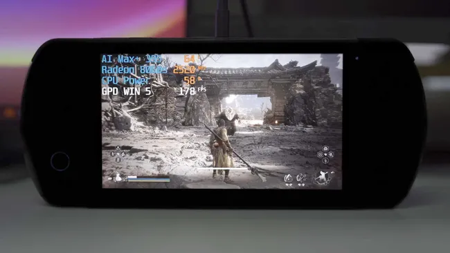More information about "GPD WIN 5: Η νέα εποχή στα handheld gaming PCs με AMD Ryzen AI Max+ 395 (Strix Halo)"