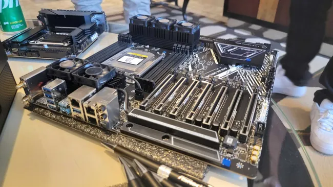 More information about "RTX 5090: Πόσο «φρενάρει» η κάρτα με παλιότερες θύρες PCIe σε επαγγελματικές εφαρμογές;"