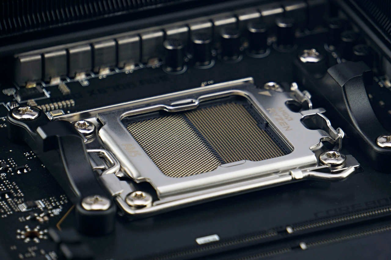 More information about "AMD για τις «καμένες» AM5 μητρικές: ευθύνονται τα εκτός προδιαγραφών BIOS των κατασκευαστών"