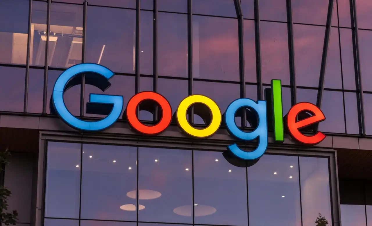 More information about "Τέλος εποχής για τις «Dark Web Αναφορές»: Η Google καταργεί την υπηρεσία"