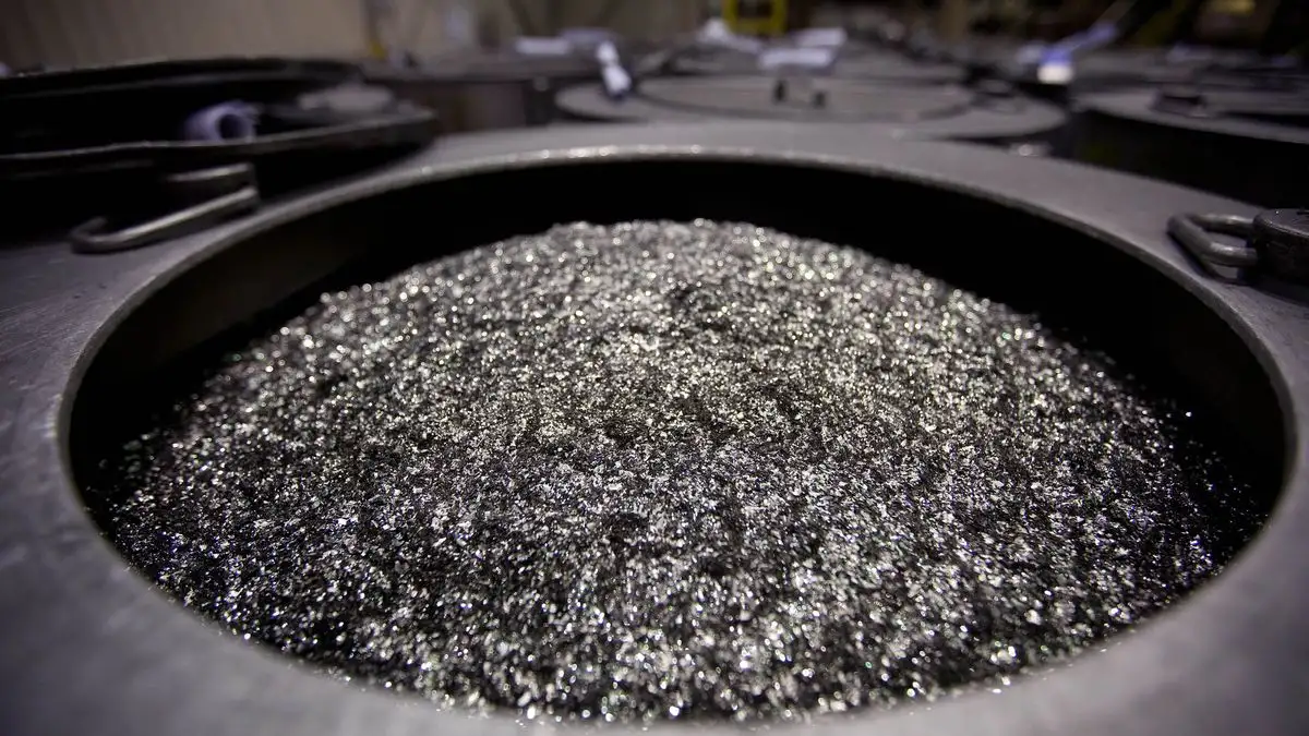 More information about "Δεν έφταναν οι ελλείψεις μνήμης, τώρα οι σπάνιες γαίες πιέζουν την αλυσίδα ημιαγωγών"