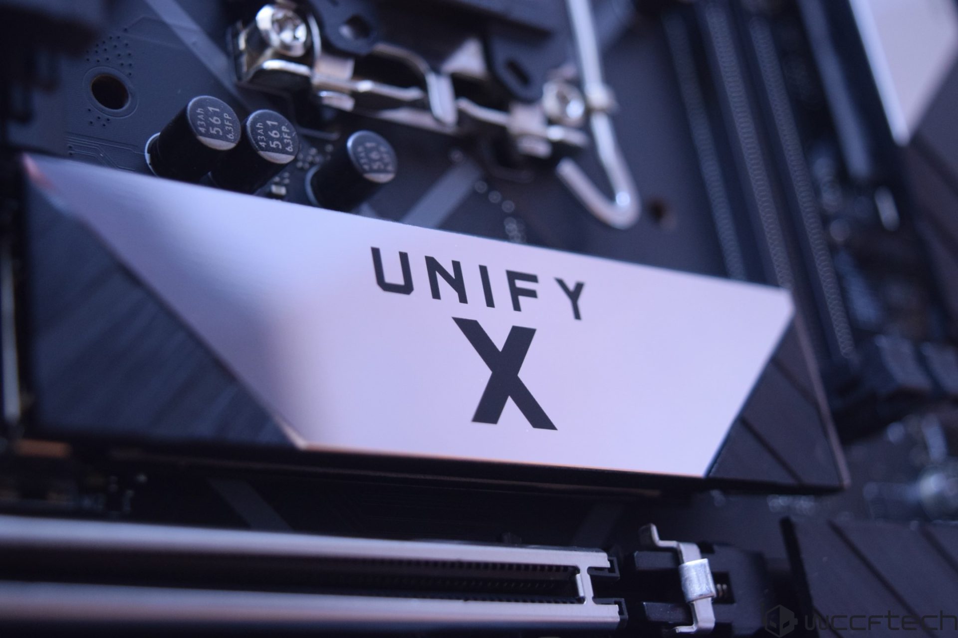 More information about "MSI X870E Unify-X MAX: Σπάει το φράγμα των 128 GB DDR5 στα 9.400 MT/s — και υπόσχεται ακόμα περισσότερα με τους επόμενους Ryzen"