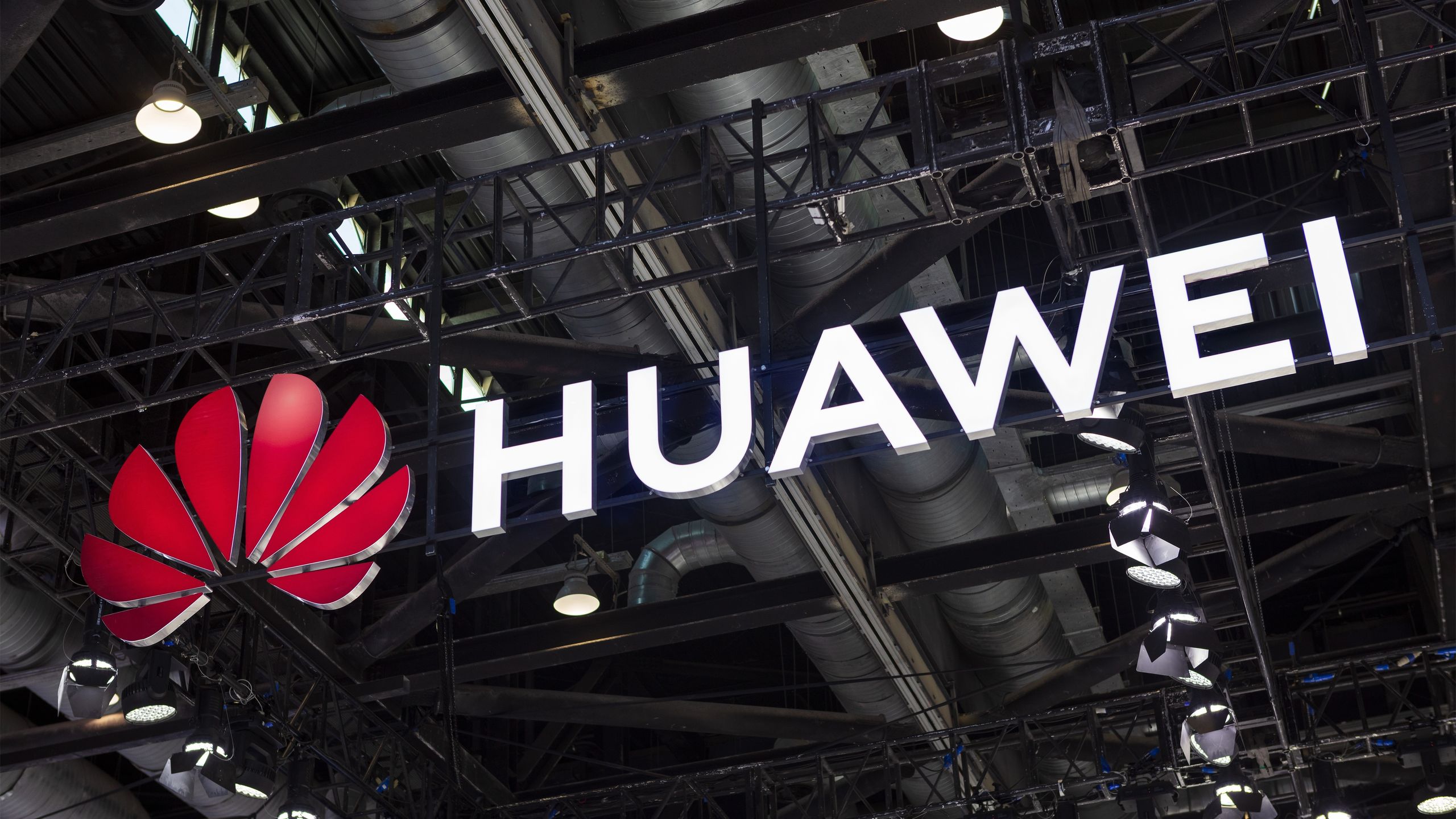 More information about "Tau Scaling Law: το σχέδιο της Huawei για τσιπ ισοδύναμα με 1,4 nm χωρίς EUV"