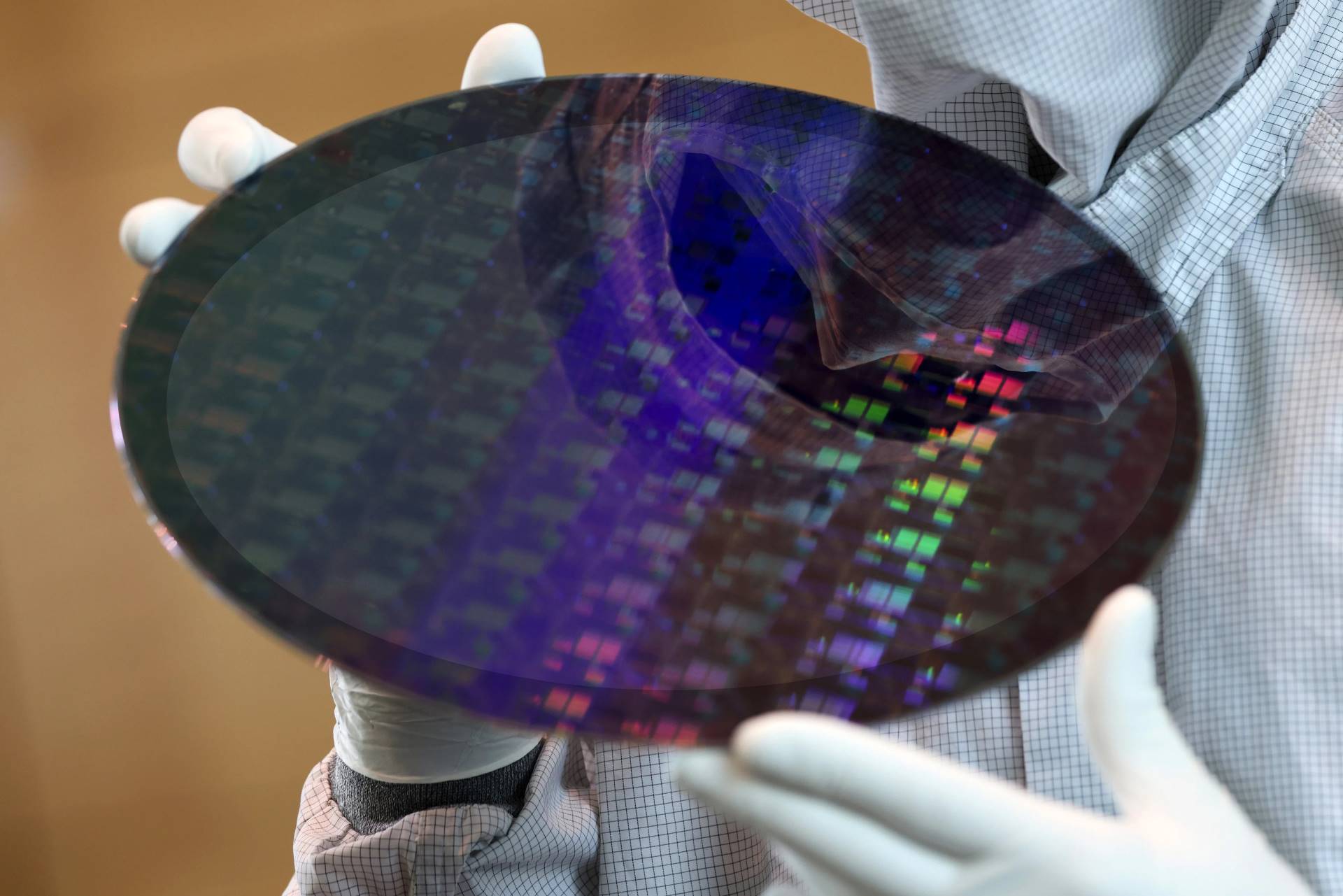 More information about "Η TSMC υπόσχεται μεγαλύτερα μπόνους αφού ο CEO μίλησε για περικοπή 20–30% και άναψε φωτιές"