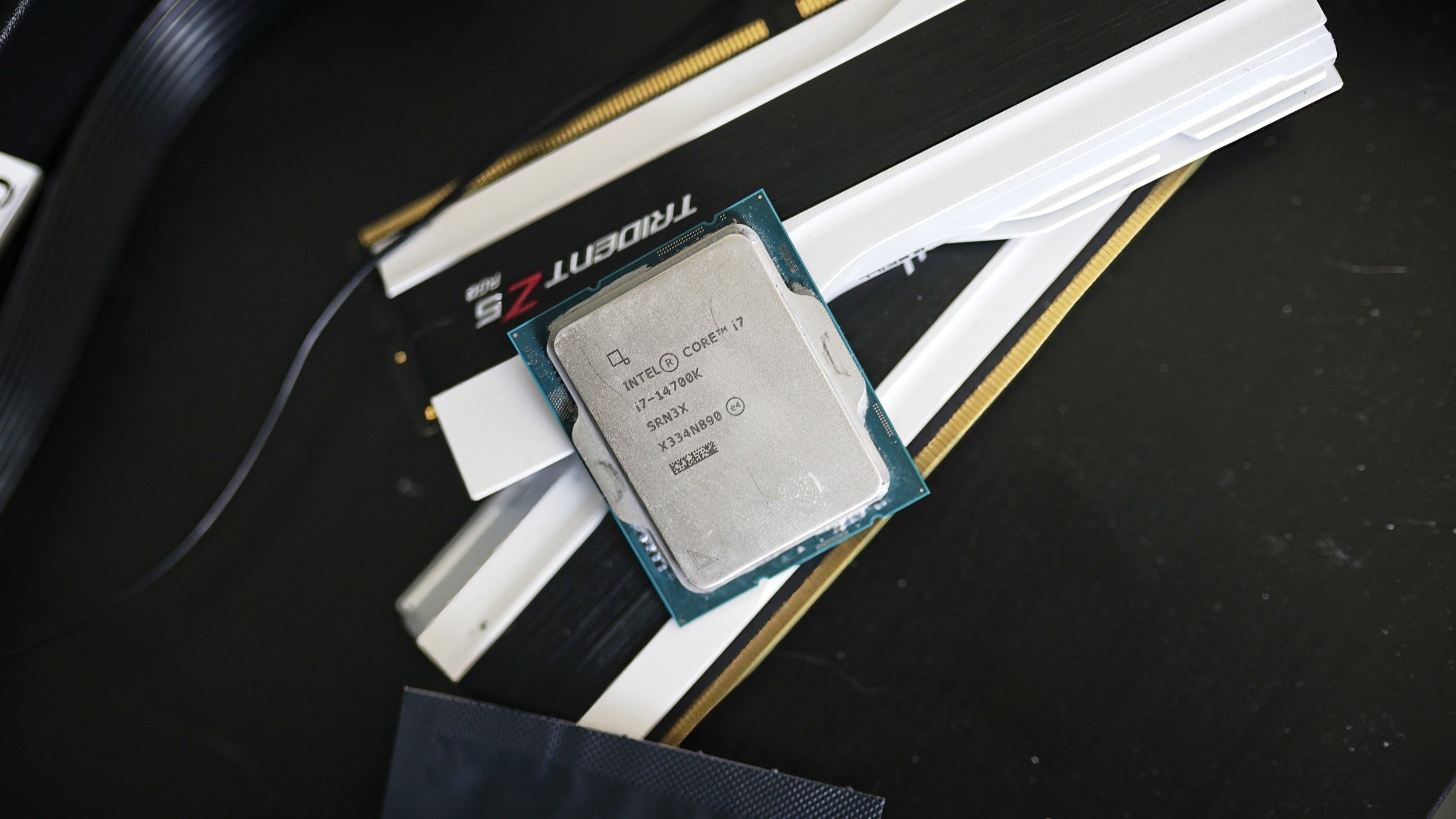 More information about "Η Intel φέρεται να ετοιμάζει Raptor Lake Next με DDR4 για LGA 1700 το 2027"