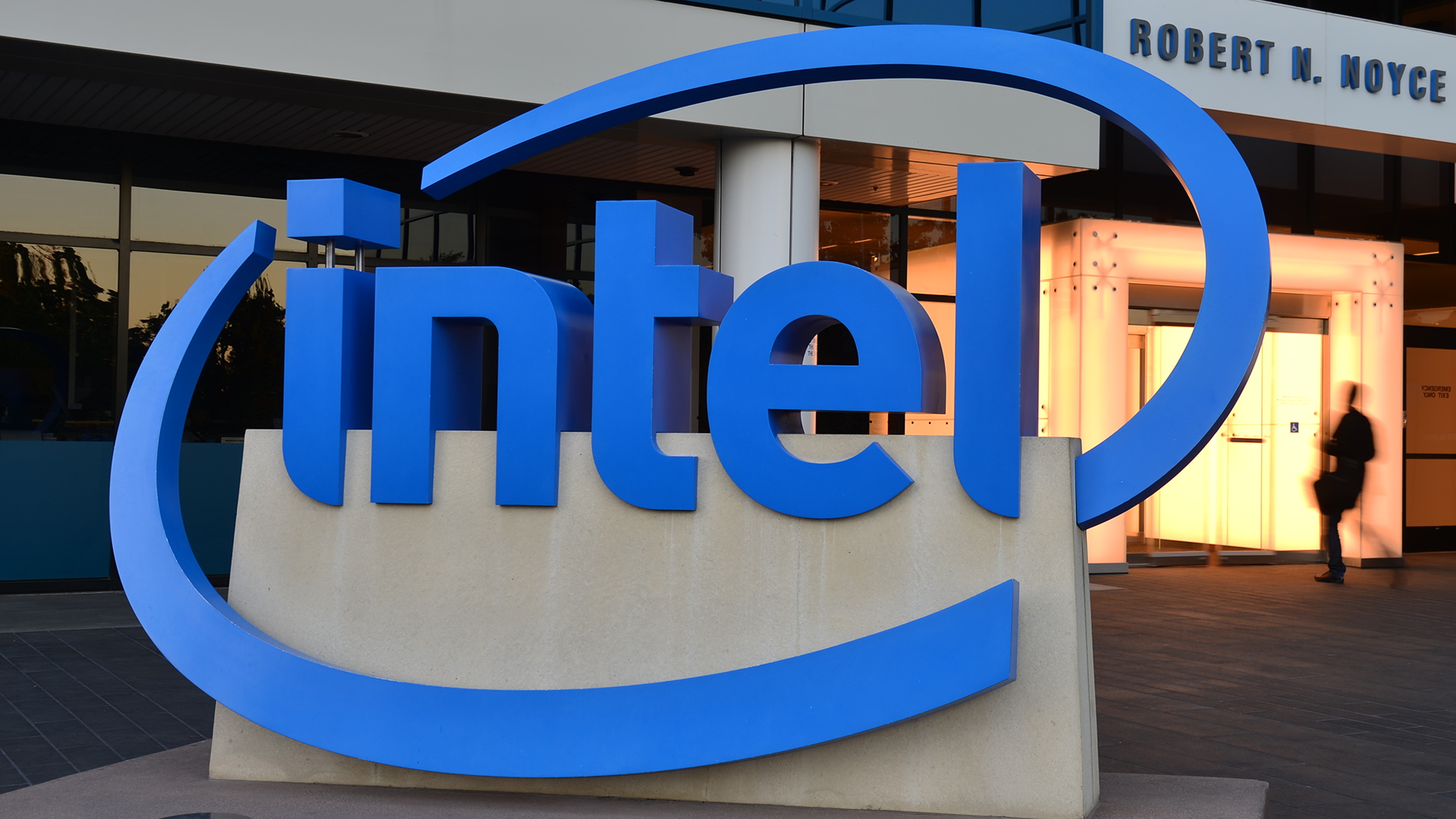 More information about "Η Intel ανοίγει μια πόρτα που κρατούσε κλειστή για δεκαετίες: άδεια για πυρήνες Atom x86 σε startup"