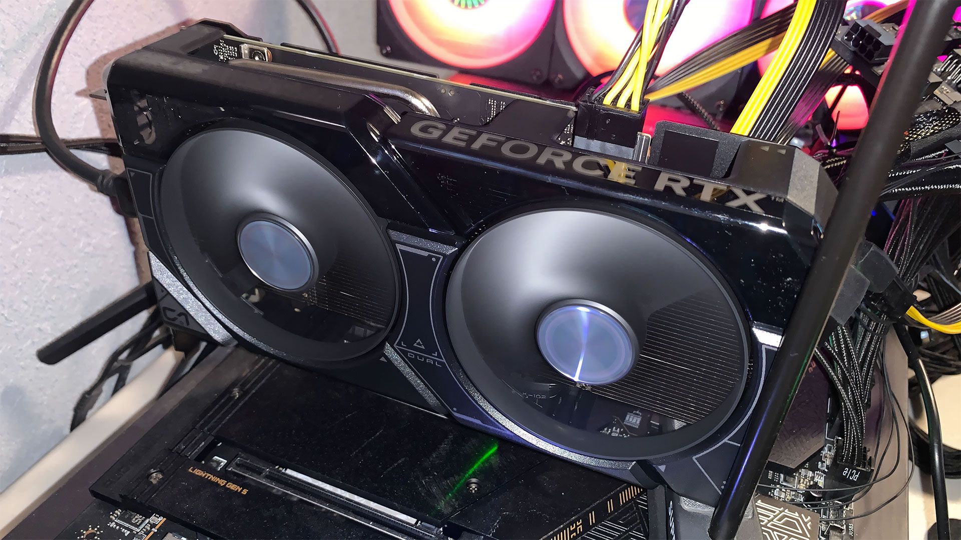 More information about "Κινέζος modder έβαλε τη RTX 4060 να λειτουργεί σε Windows 11 Arm με το Huawei Kunpeng 920"
