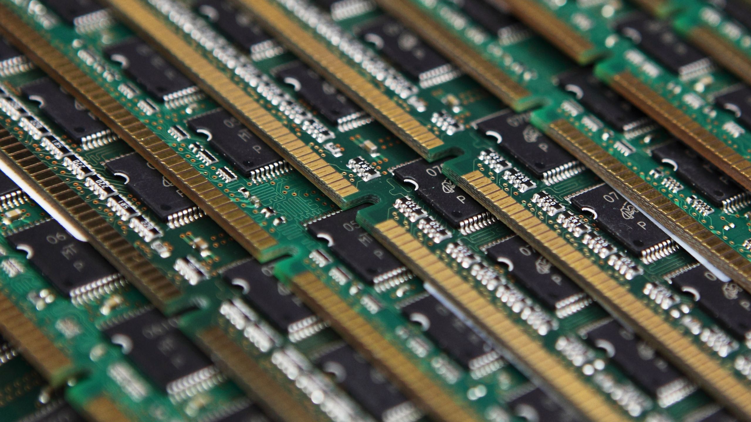 More information about "Tom's Hardware: Η ζήτηση AI κρατά τις τιμές DRAM και NAND υψηλές έως το 2026"