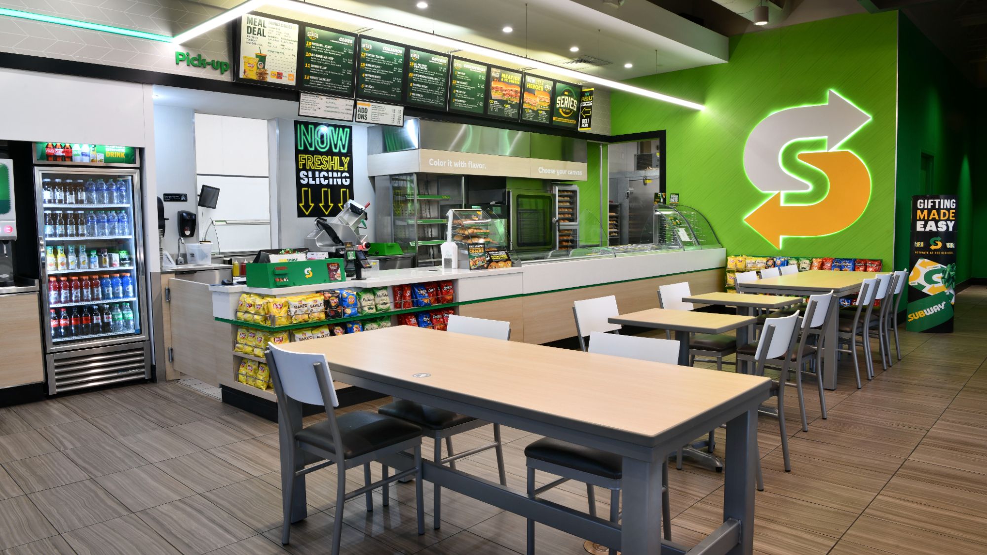 More information about "Παλιά fanless PC από πινακίδες μενού του Subway έγιναν gaming συστήματα, με 15 fps στο GTA V"
