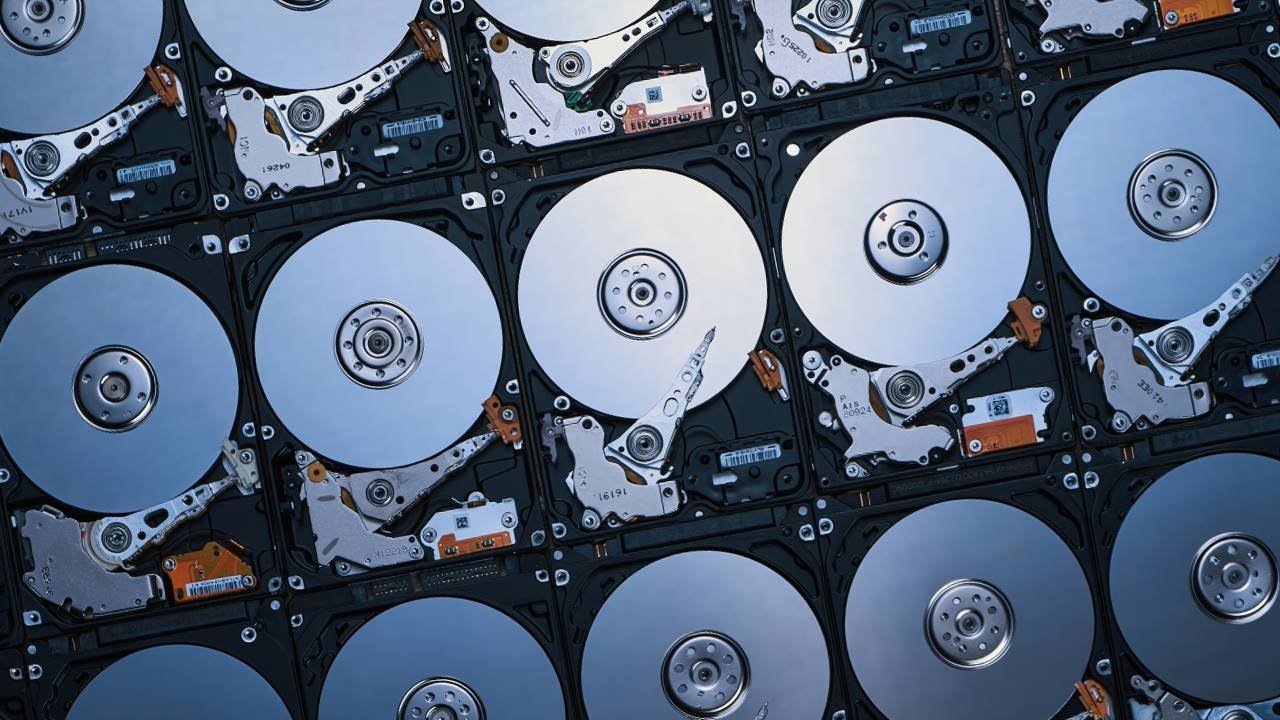 More information about "Μελέτη σε 443.000 HDD εντοπίζει μεγάλες διαφορές αξιοπιστίας μεταξύ κατασκευαστών"