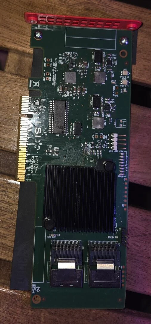 More information about "SAS Controller + 4 τεμάχια x 8 TB HDD SAS= 32tbytes"